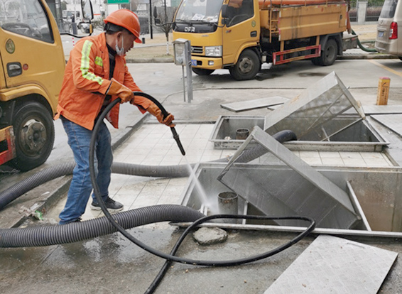 曲麻莱隔油池清理